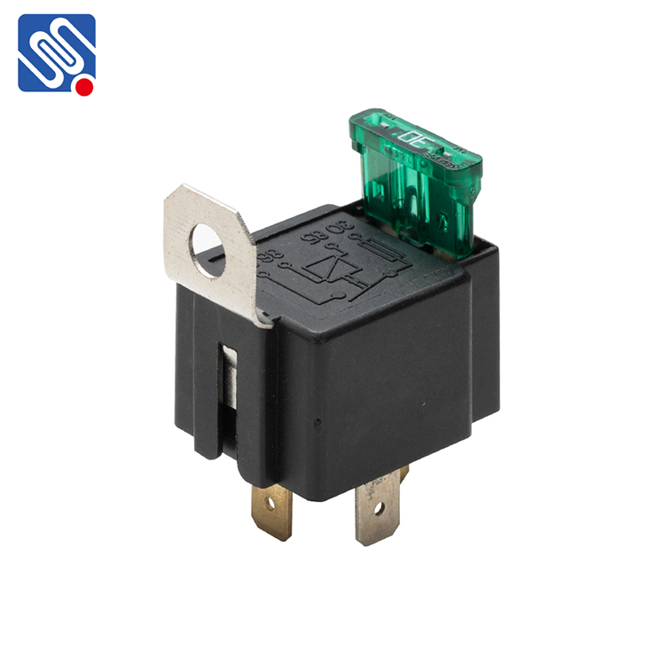 4 Pole 30A Fused Relay-1